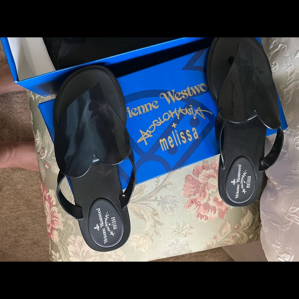 FINAL PRICE!! Stunning Vivian Westwood Melissa sandal.